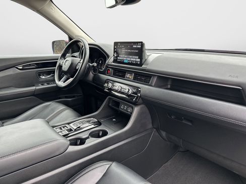 Certified 2025 Honda Pilot Touring image 41