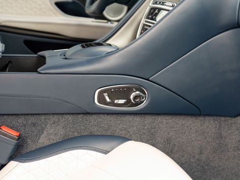 Used 2019 Aston Martin DBS Superleggera image 33