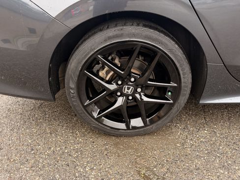 Certified 2025 Honda Civic Sport image 9