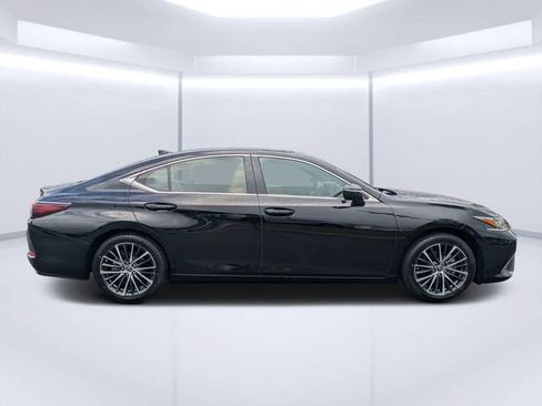 Used 2024 Lexus ES 350 w/ Premium Package FWD image 2
