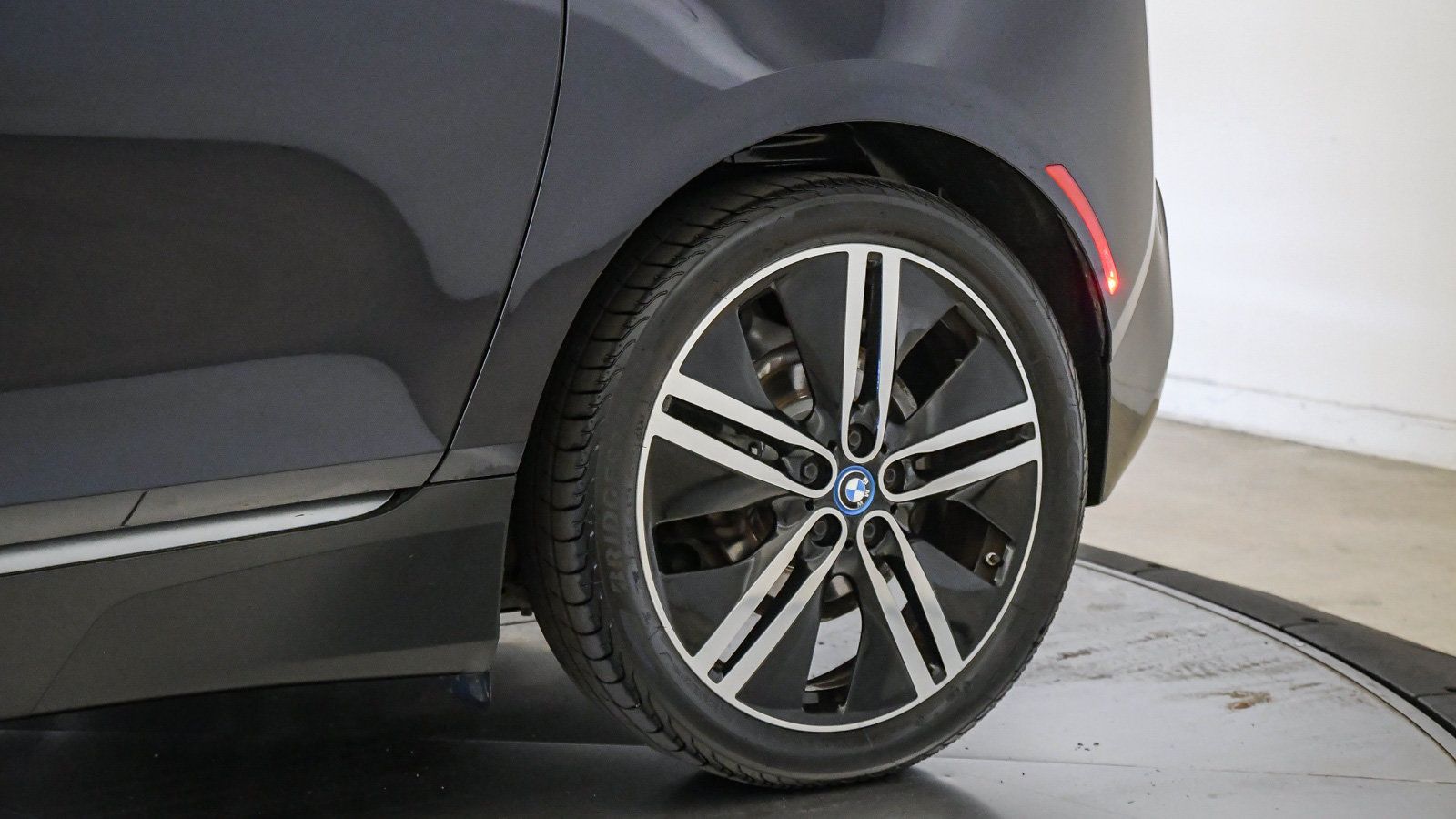 Used 2019 BMW i3 w/ Range Extender RWD image 11