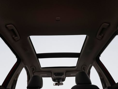 Used 2023 Nissan Rogue SV w/ SV Premium B Package image 17