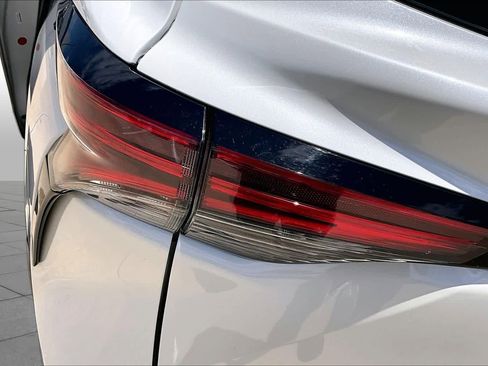 Used 2021 Toyota Sienna Limited FWD image 29