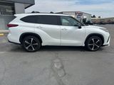 Used 2021 Toyota Highlander XSE image 2