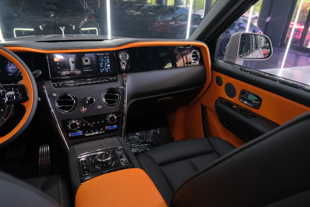 Used 2027 Rolls-Royce Cullinan AWD/4WD image 28