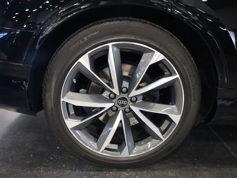 Used 2023 Audi SQ7 Prestige image 11