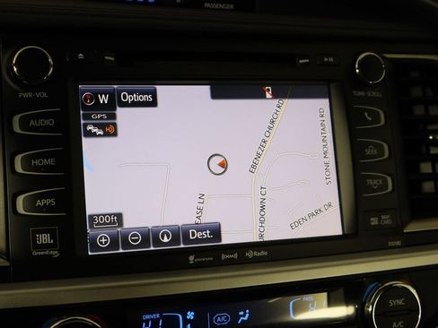 Used 2017 Toyota Highlander Limited image 35