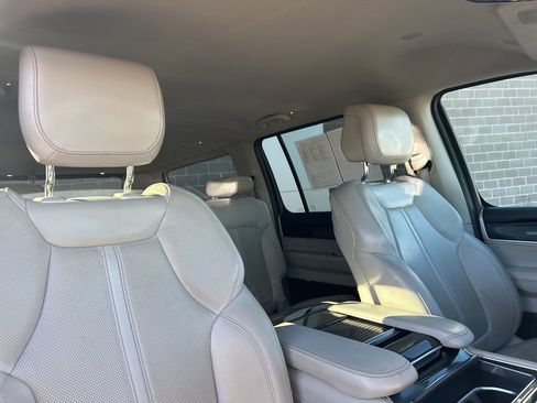 Used 2022 Jeep Wagoneer Series I image 38