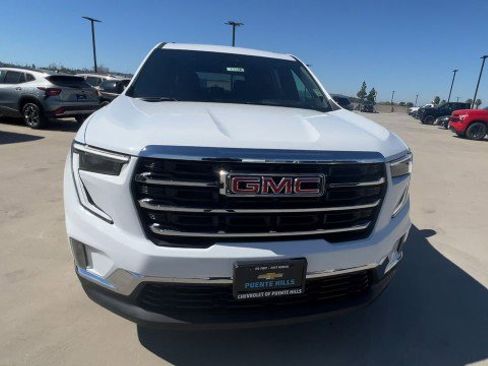 Used 2024 GMC Acadia Elevation image 3