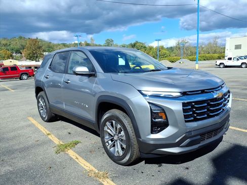 New 2026 Chevrolet Equinox LT w/ Convenience Package II image 1