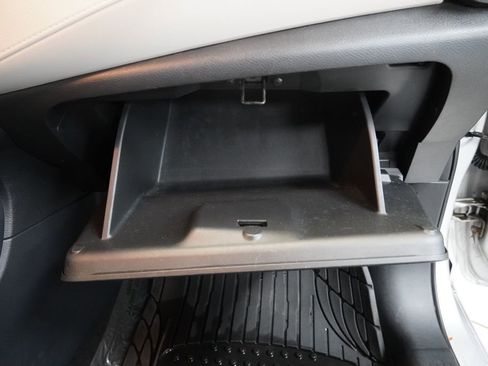 Used 2021 Nissan Versa SV image 27