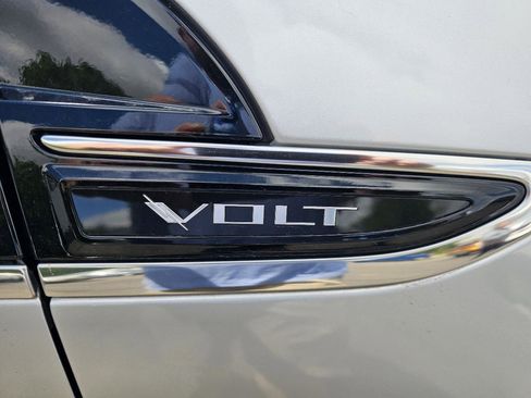 Used 2015 Chevrolet Volt w/ Enhanced Safety Package 1 FWD image 15
