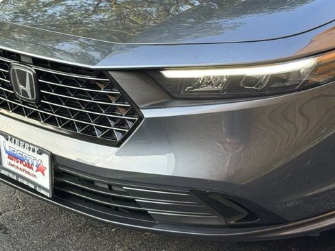 Used 2025 Honda Accord SE image 29