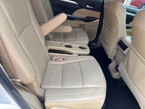 Used 2015 Toyota Highlander XLE FWD image 15
