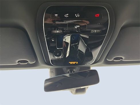 Used 2025 Mercedes-Benz GLC 300 4MATIC image 26