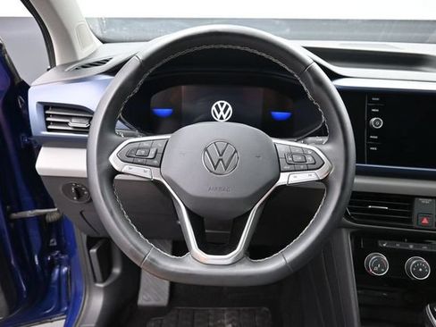 Used 2023 Volkswagen Taos SE w/ Panoramic Sunroof Package FWD image 16