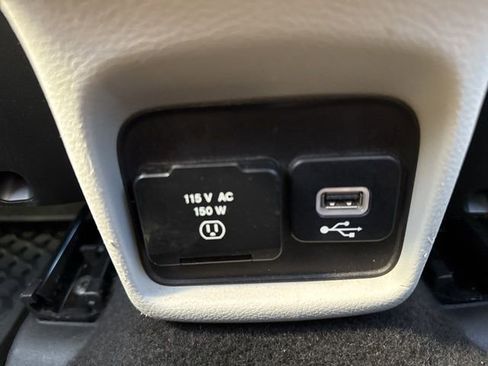 Used 2018 Jeep Compass Latitude w/ Popular Equipment Group image 16