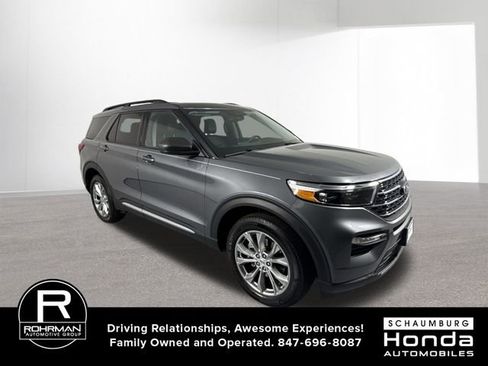 Used 2023 Ford Explorer XLT w/ Equipment Group 202A image 3