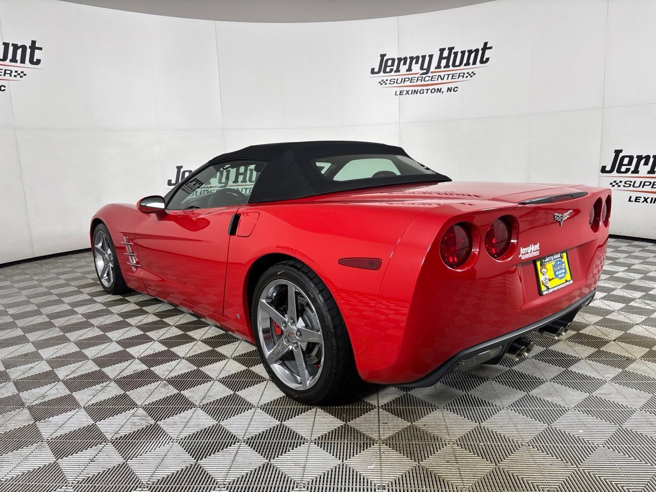 Used 2007 Chevrolet Corvette Convertible w/ Preferred Equipment Group RWD image 6
