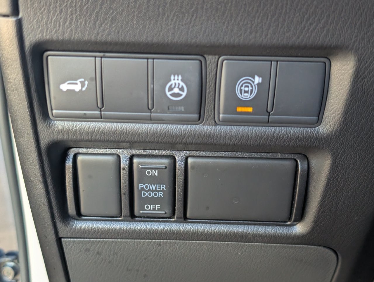 Used 2022 Nissan Armada Platinum w/ Captain's Chairs Package RWD image 25