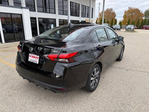 Used 2022 Nissan Versa SV image 5