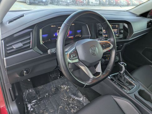Used 2023 Volkswagen Jetta SE image 10
