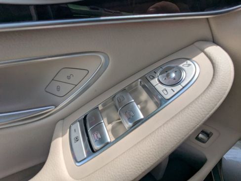 Certified 2022 Mercedes-Benz GLC 300 w/ Premium Package Lite image 9