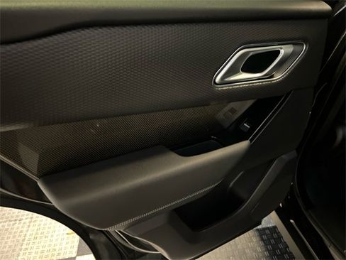 Used 2023 Land Rover Range Rover Velar R-Dynamic S image 18