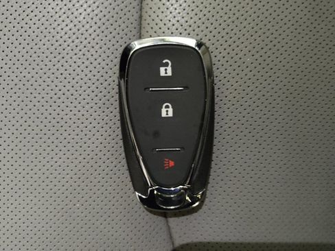 Used 2023 GMC Terrain SLT image 32