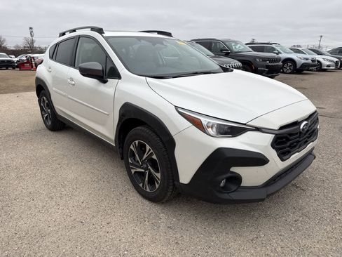 Used 2024 Subaru Crosstrek 2.0i Premium image 4