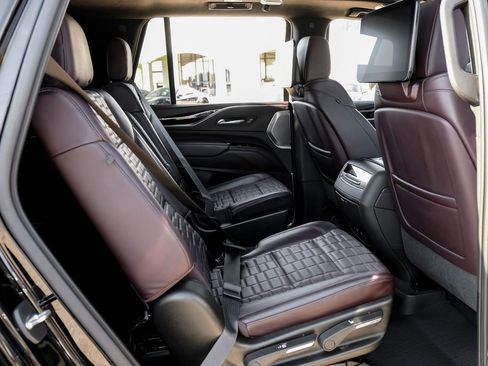 Used 2021 Cadillac Escalade Sport Platinum image 33