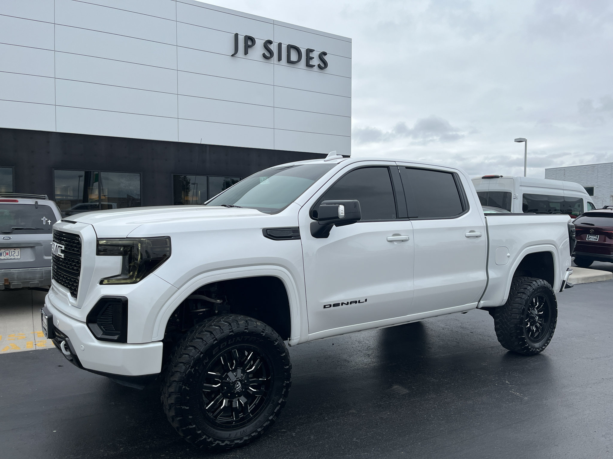 Used 2021 GMC Sierra 1500 Denali AWD/4WD image 1