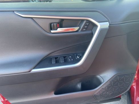Used 2021 Toyota RAV4 Limited image 22