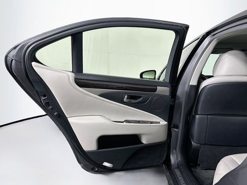 Used 2015 Lexus LS 460 AWD w/ Comfort Package image 28