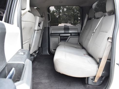 Used 2017 Ford F150 XLT AWD/4WD image 22