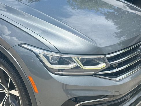 Used 2022 Volkswagen Tiguan SEL R-Line AWD/4WD image 35