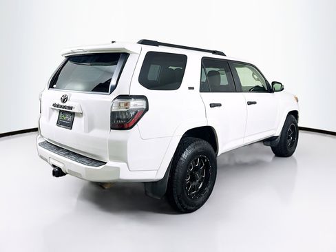 Used 2016 Toyota 4Runner SR5 Premium image 9