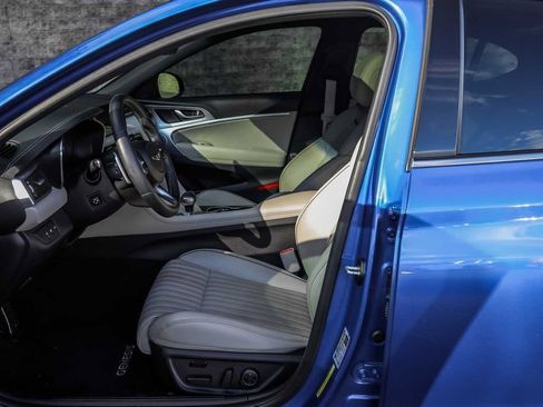 Used 2023 Genesis G70 3.3T w/ Sport Advanced Package image 24