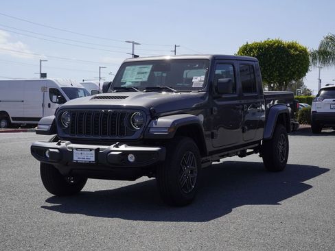 New 2026 Jeep Gladiator Sport AWD/4WD image 8