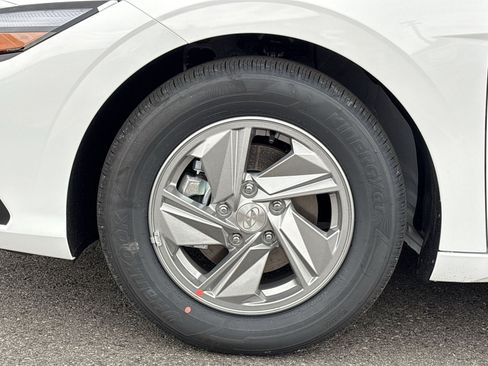 New 2026 Hyundai Elantra SE FWD image 12
