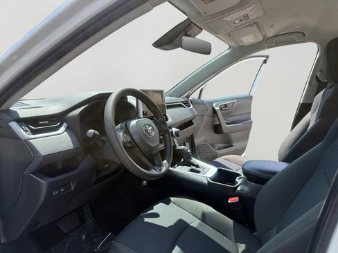 Used 2025 Toyota RAV4 LE AWD/4WD image 9