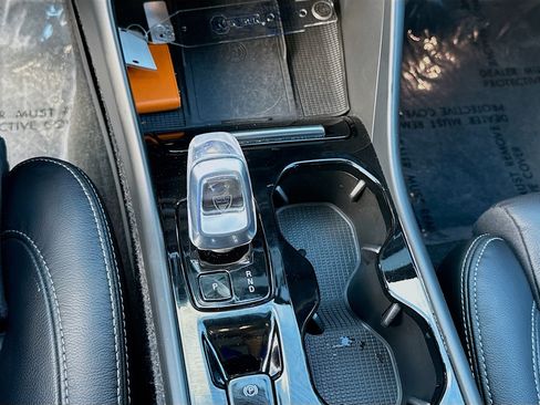 Used 2023 Volvo XC40 B5 Ultimate w/ Protection Package Premier image 16