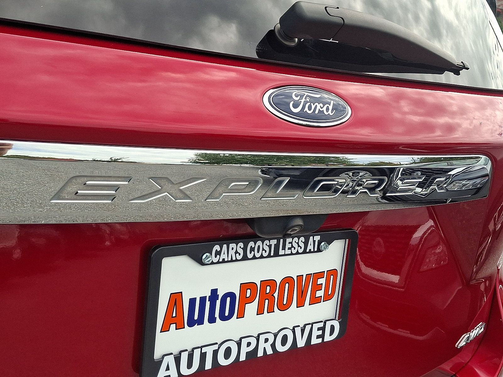 Used 2021 Ford Explorer XLT w/ Equipment Group 202A AWD/4WD image 32