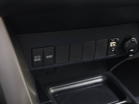 Used 2014 Toyota RAV4 XLE image 7