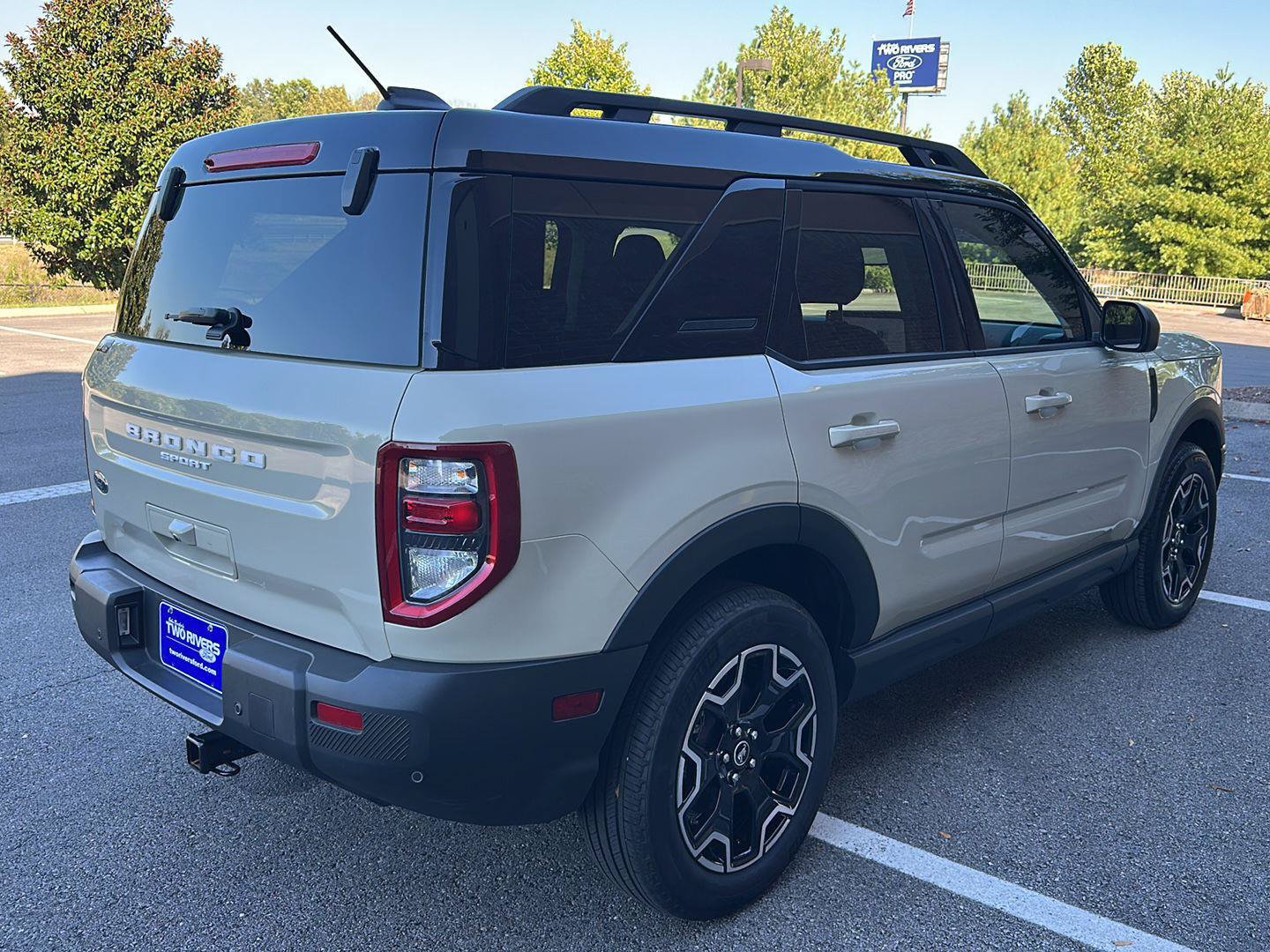 Certified 2025 Ford Bronco Sport Outer Banks AWD/4WD image 5