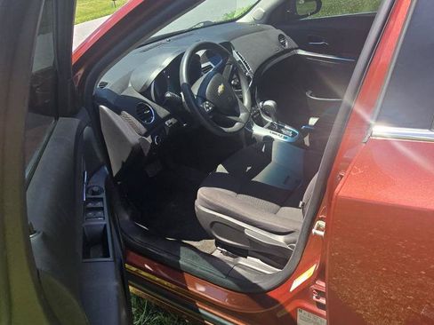 Used 2012 Chevrolet Cruze LT FWD image 3