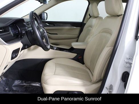 Used 2021 Jeep Grand Cherokee L Limited w/ Luxury Tech Group II image 13