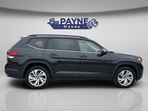 Used 2021 Volkswagen Atlas SE w/ Towing Package image 11
