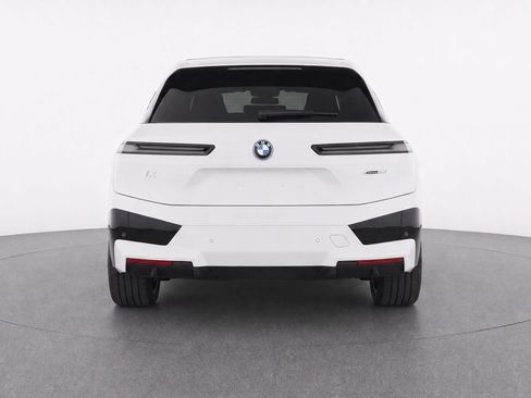 Used 2024 BMW iX xDrive50 w/ Sport Package AWD/4WD image 4
