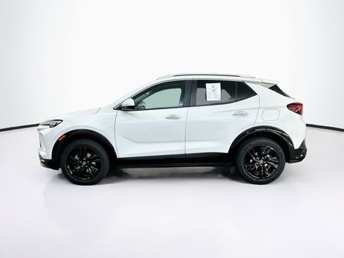 Used 2024 Buick Encore GX Sport Touring AWD/4WD image 4